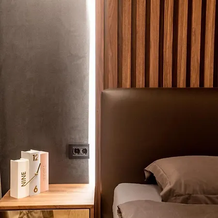 Appartement Reina Apartments *