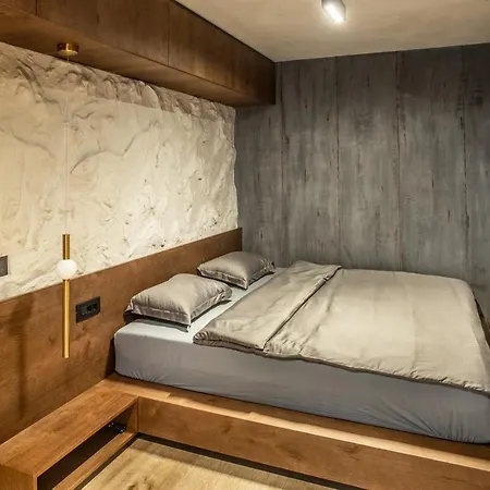 Apartamento Reina Apartments *