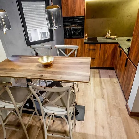 Reina Apartments Daire