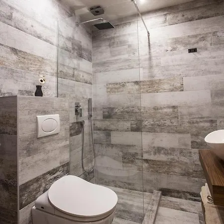 Reina Apartments Apartamento *